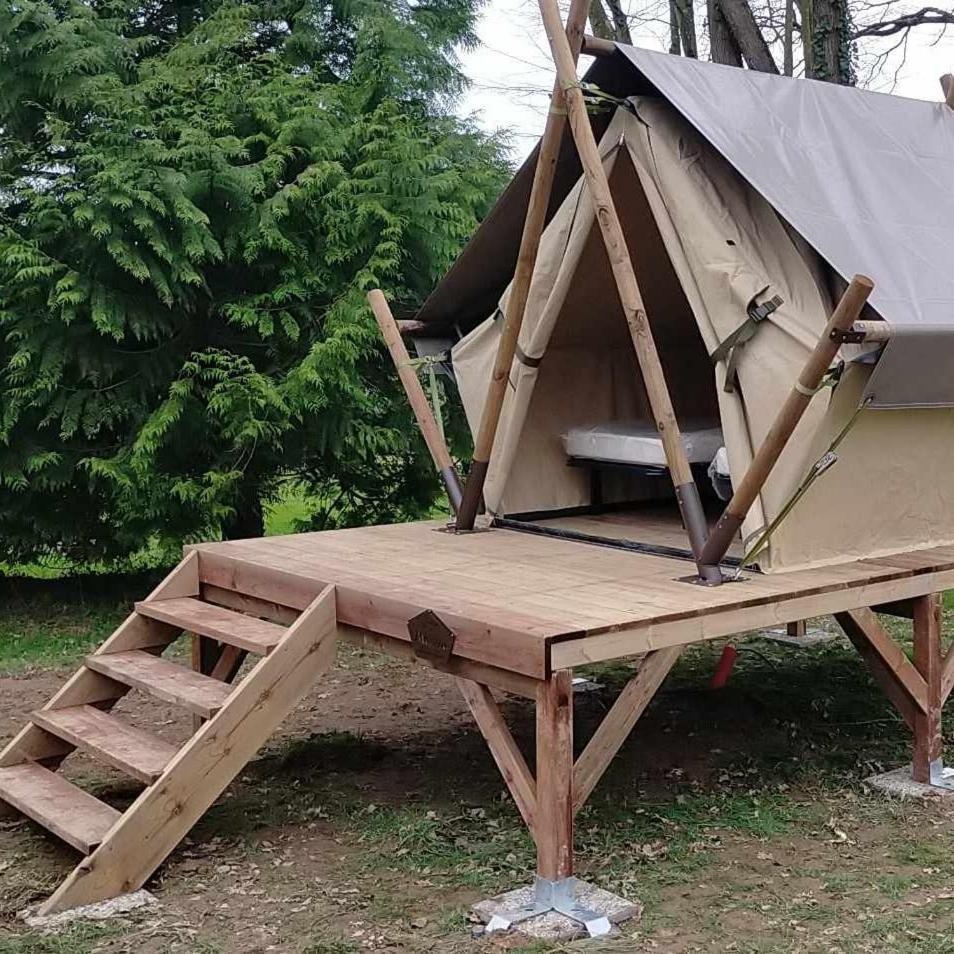 Camping Le Val Aux Fees - Broceliande Concoret Exterior photo